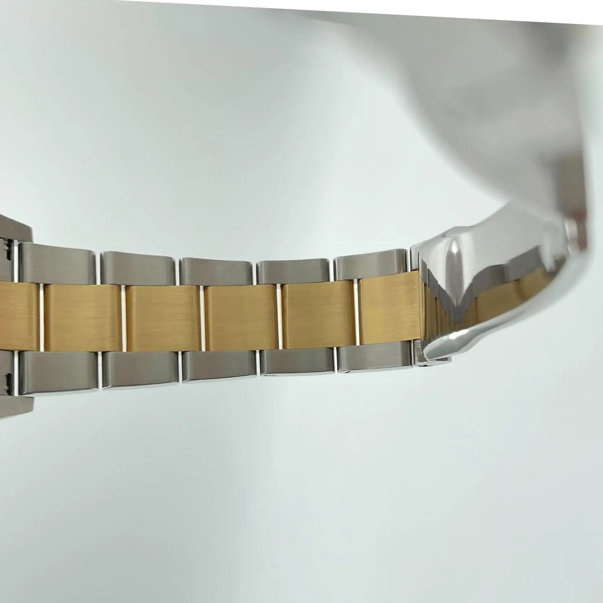 11th image of Rolex  Rolex Datejust 126233 Wristwatch, PreOwned condition