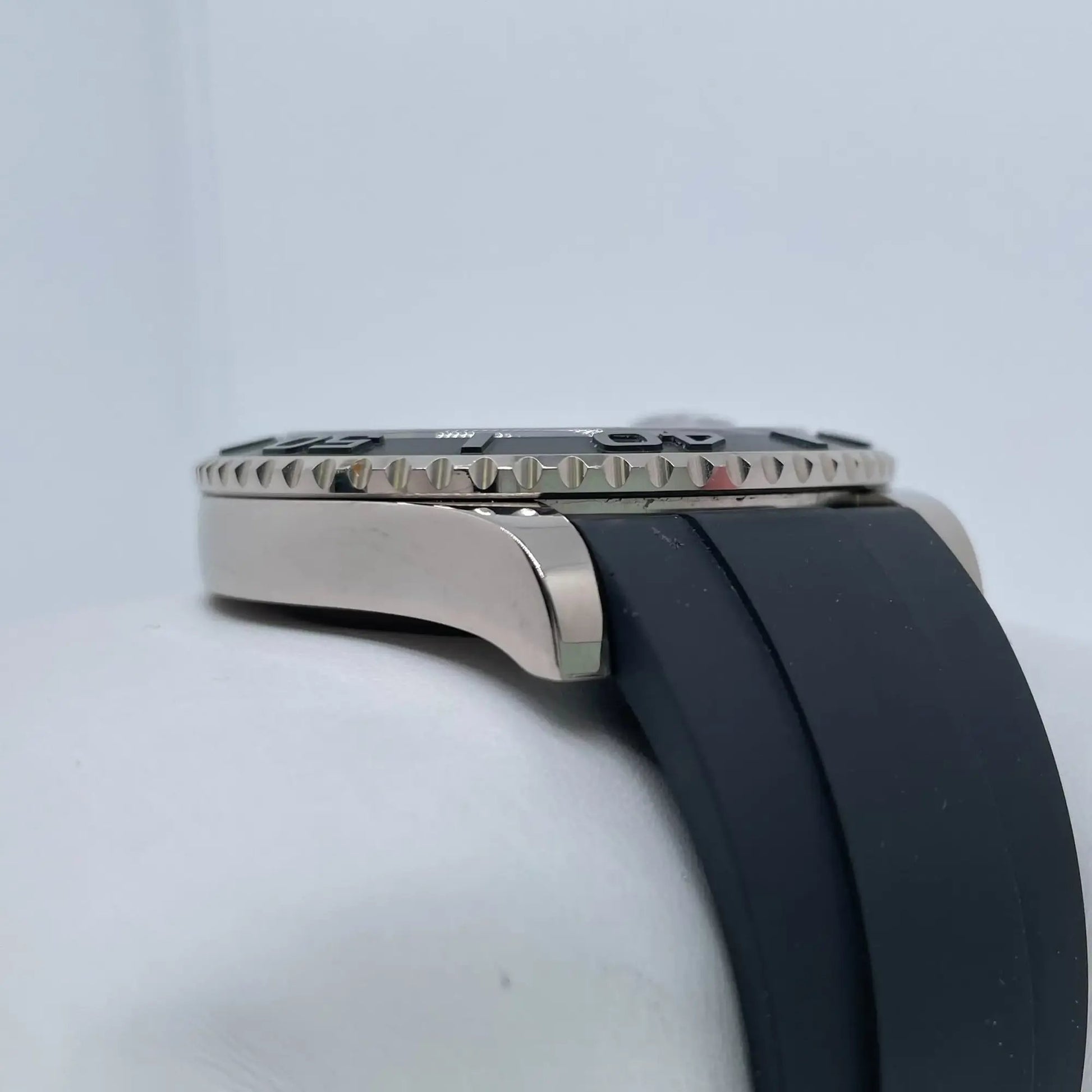 6th image of Rolex Yacht Master Wristwatch, PreOwned condition