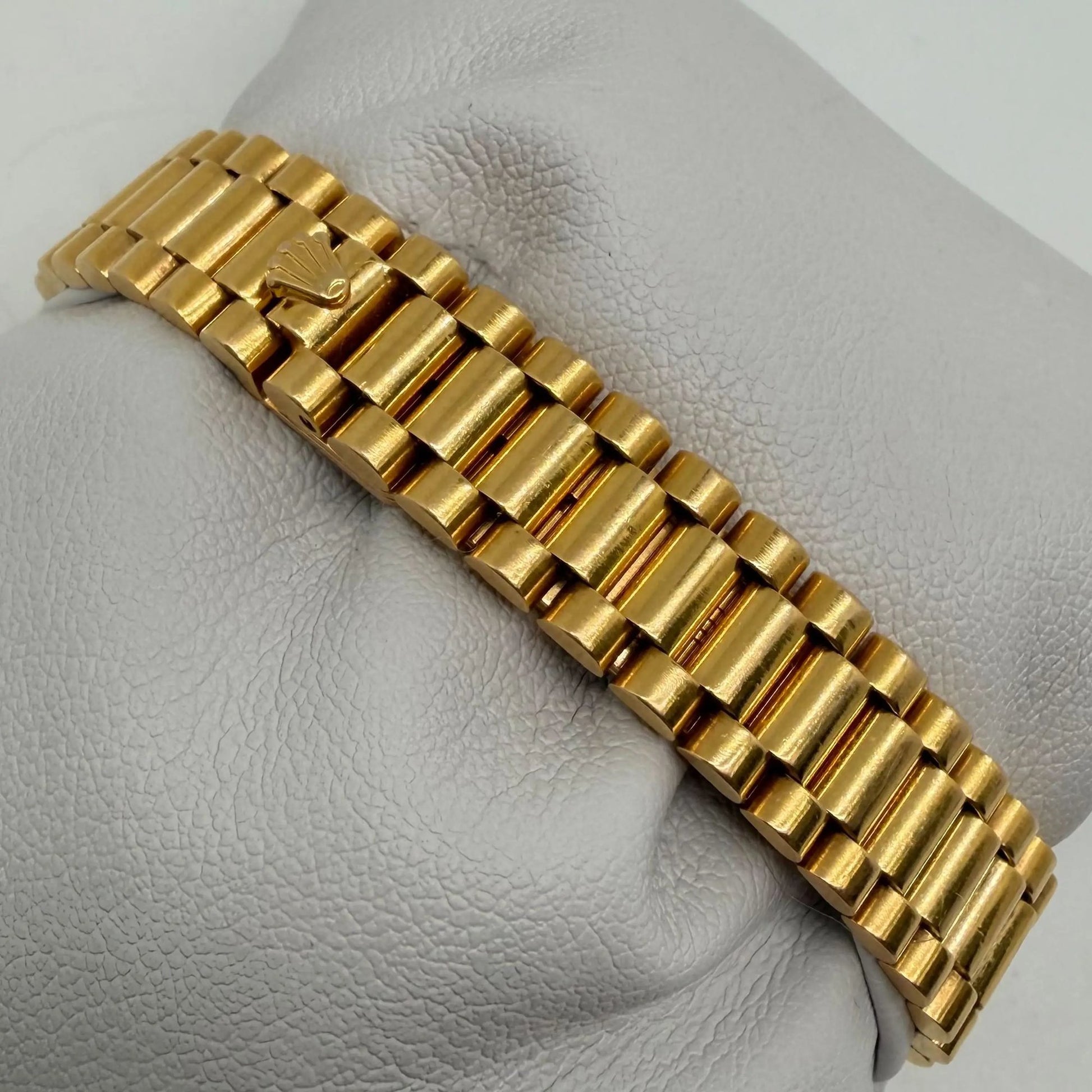 11th image of Rolex Datejust Wristwatch, PreOwned condition