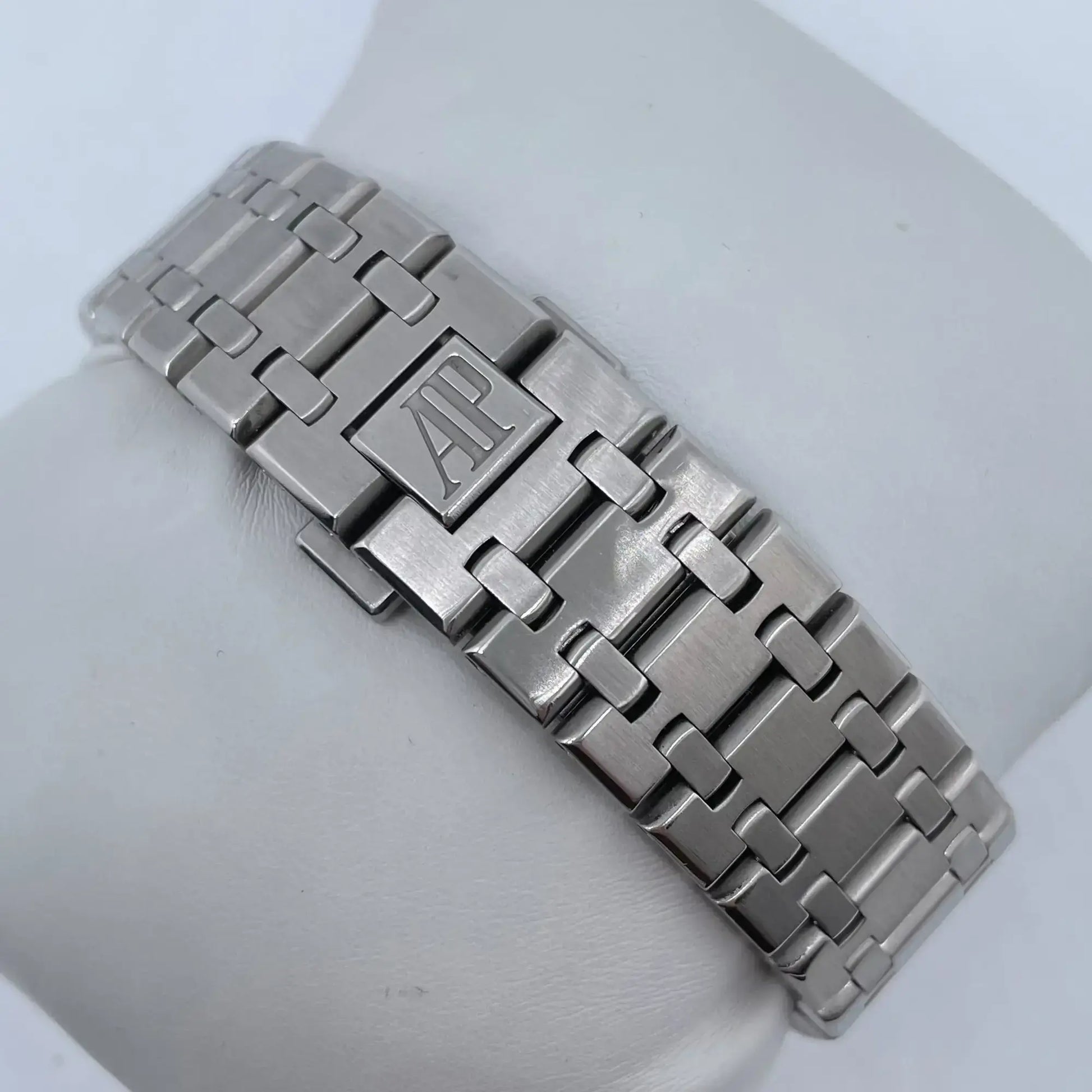 11th image of Audemars Piguet 26320ST.OO.1220ST.02 Wristwatch, PreOwned condition