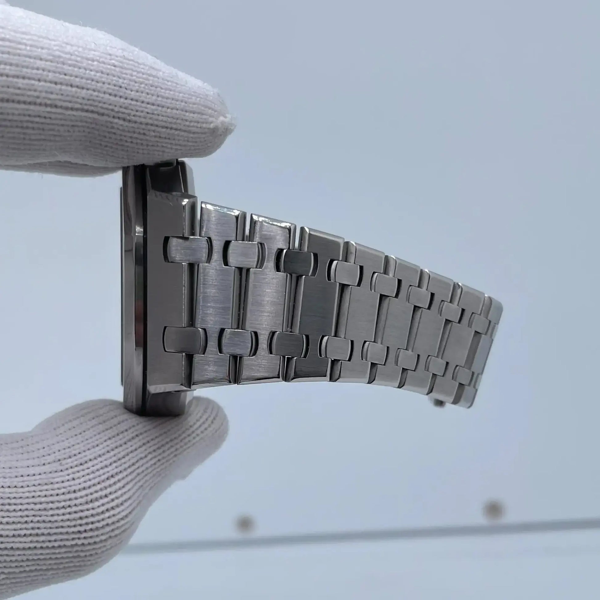 12th image of Audemars Piguet 26320ST.OO.1220ST.02 Wristwatch, PreOwned condition