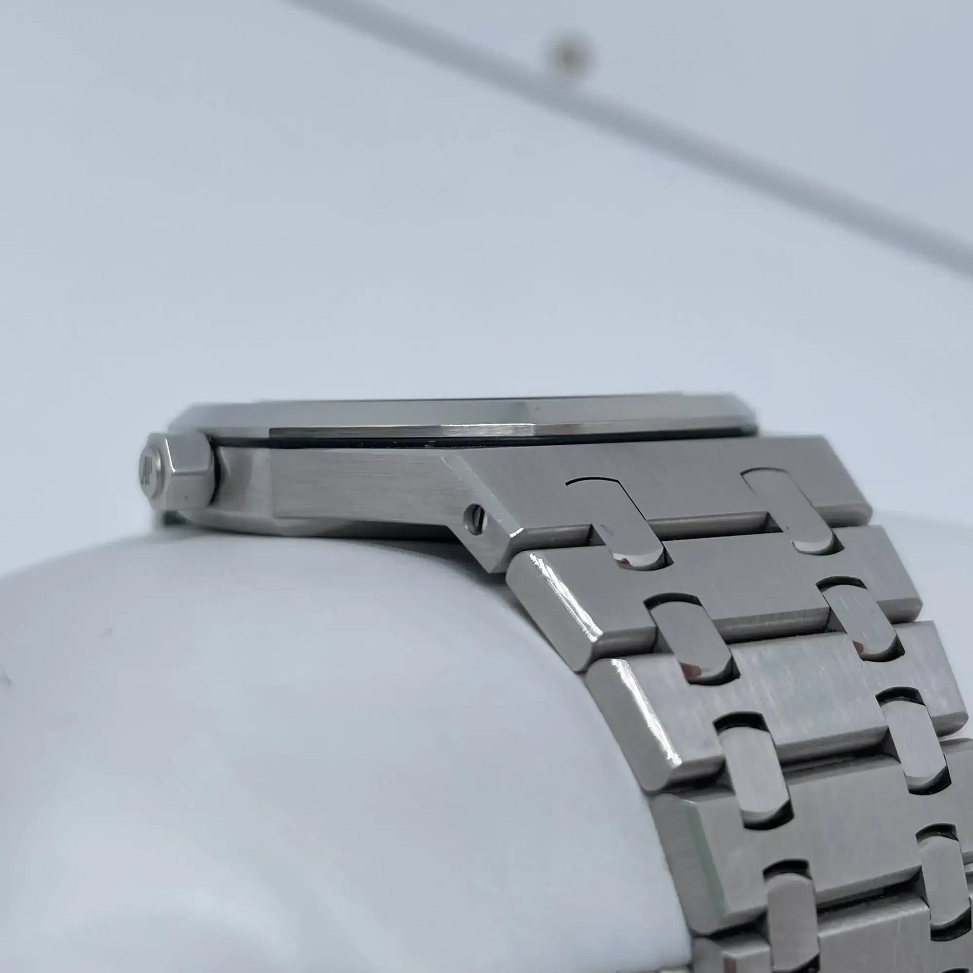 3rd image of Audemars Piguet Audemars Piguet Royal Oak Wristwatch, PreOwned condition