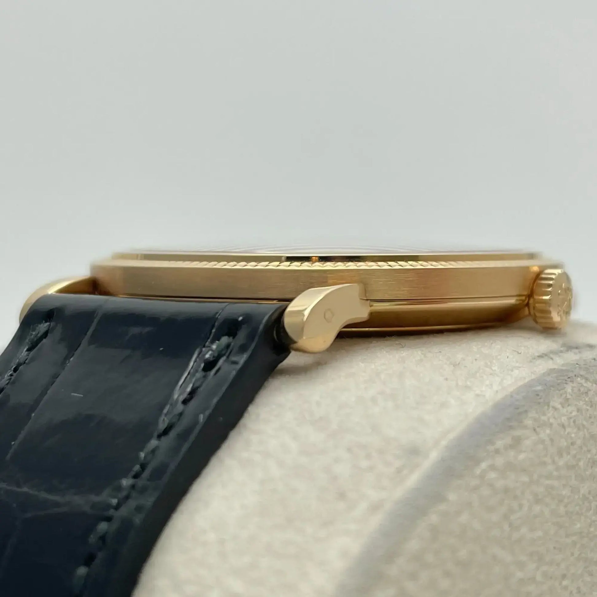 4th image of Patek Philippe Patek Philippe Calatrava Wristwatch, PreOwned condition