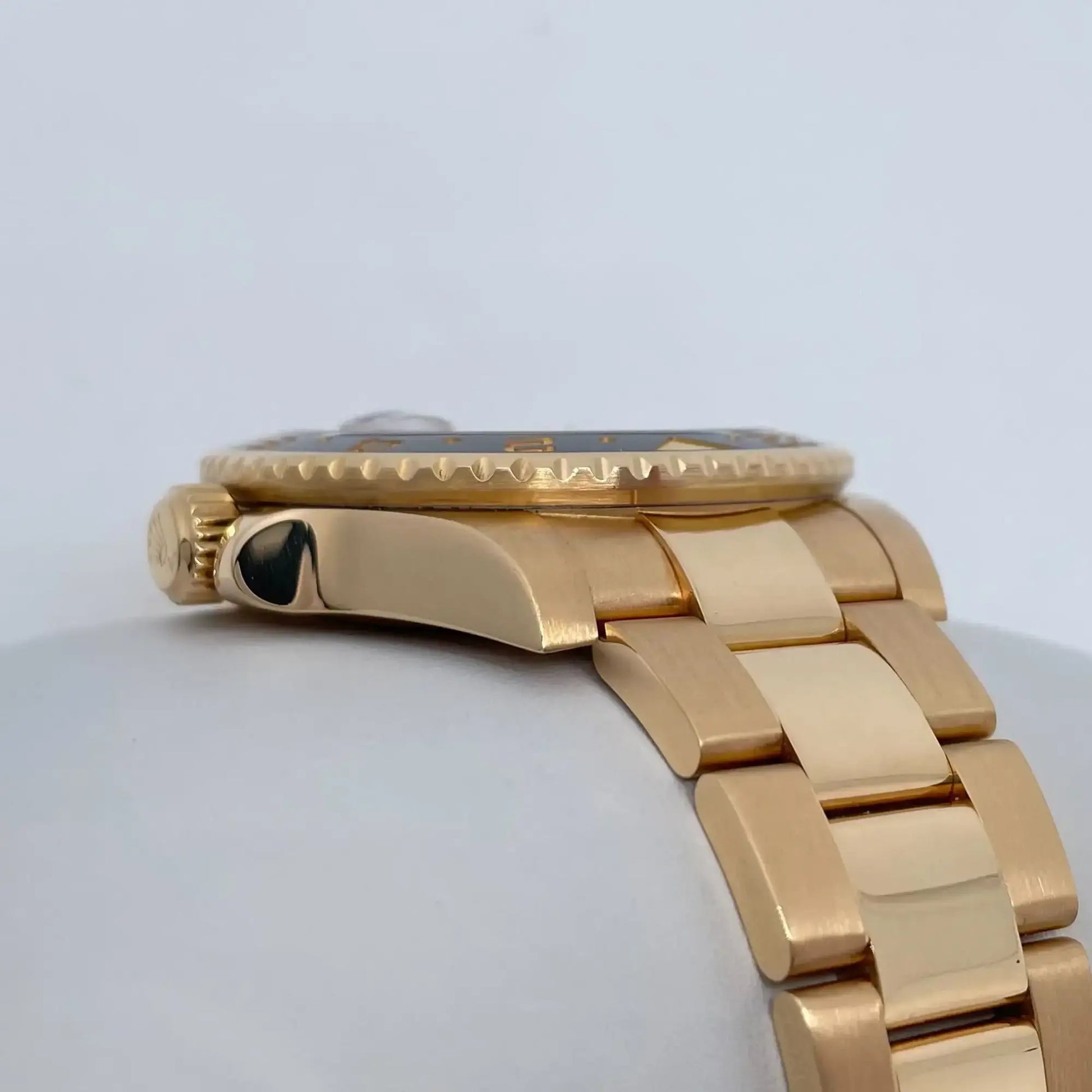 4th image of Rolex Rolex GMT-Master II 116718 Wristwatch, PreOwned condition