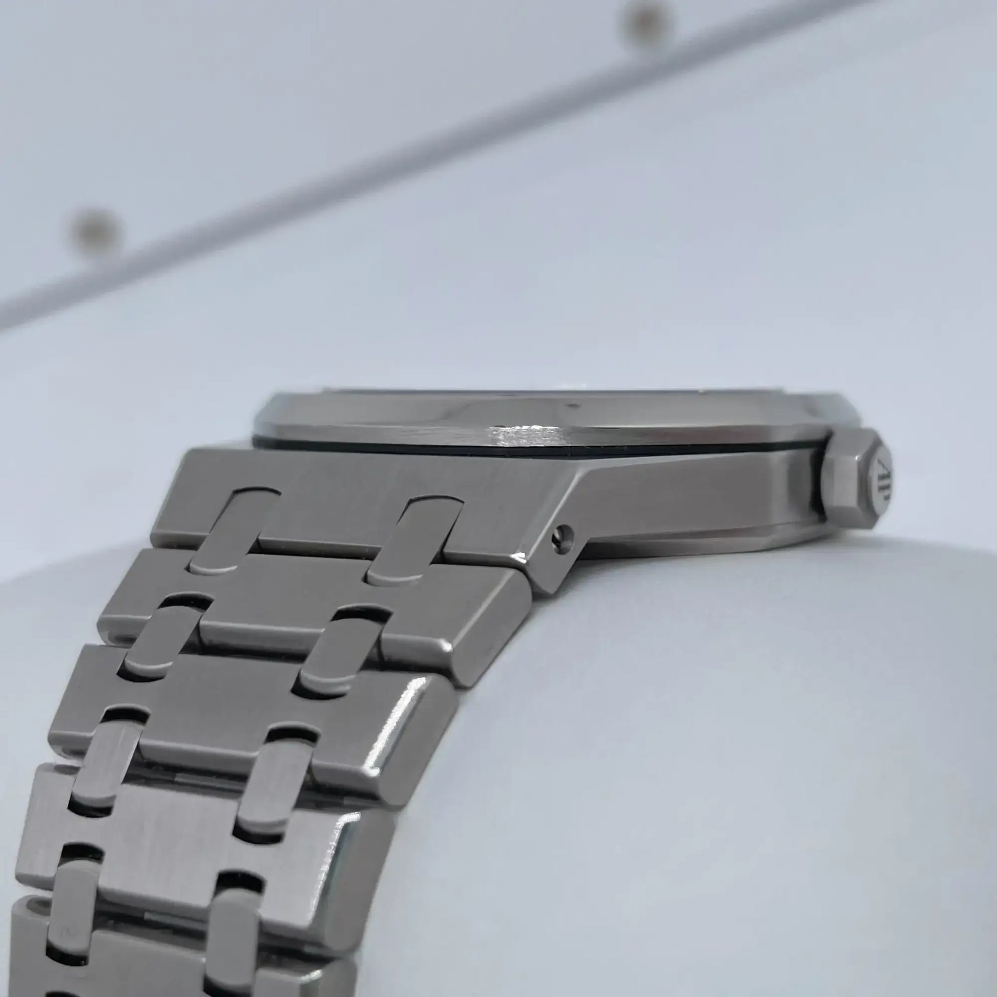 4th image of Audemars Piguet  Audemars Piguet Royal Wristwatch, PreOwned condition