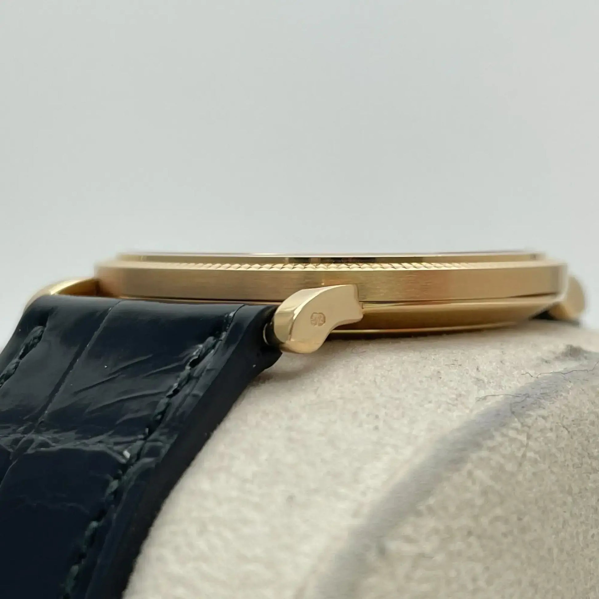 6th image of Patek Philippe Patek Philippe Calatrava Wristwatch, PreOwned condition