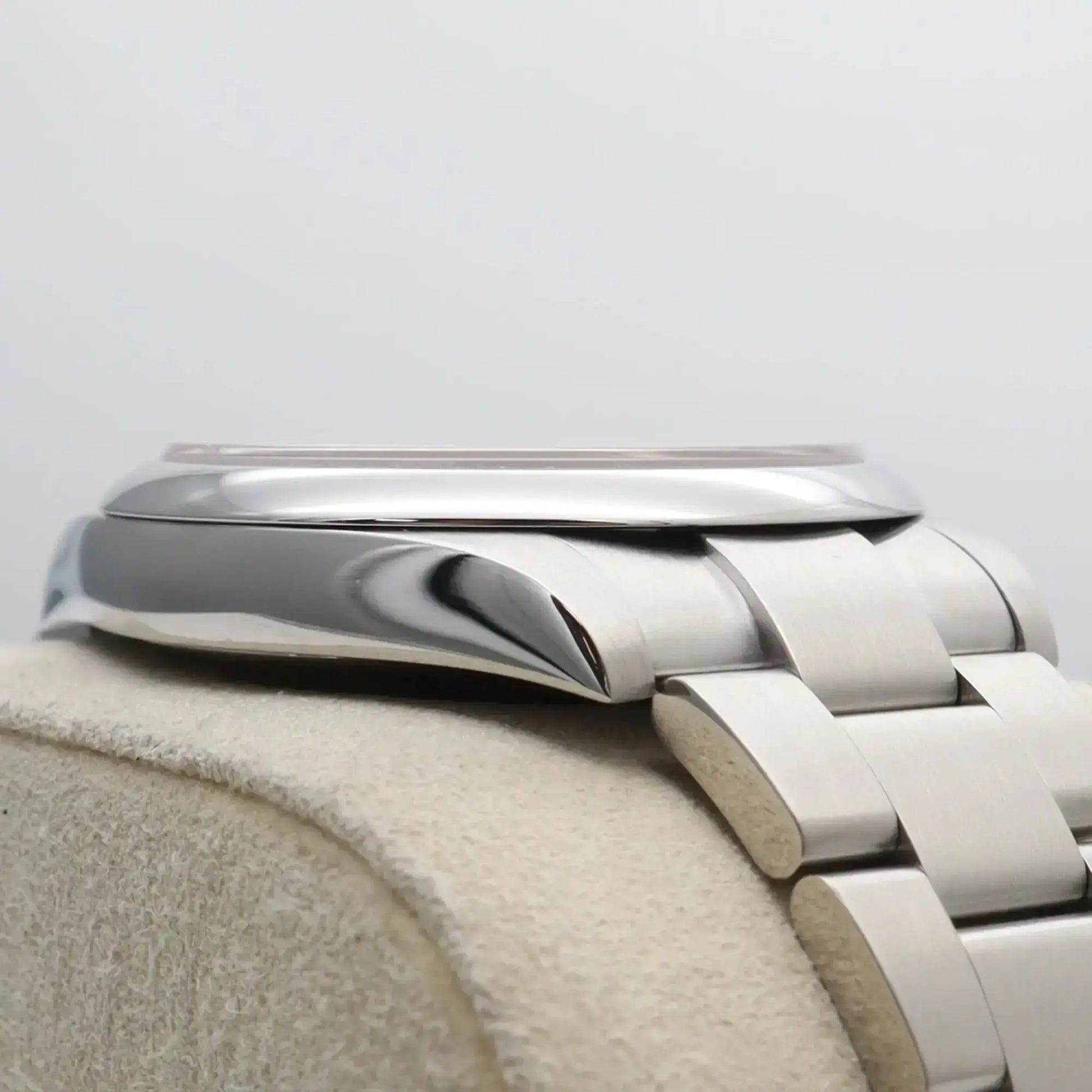 6th image of Rolex Rolex Oyster Perpetual 124300 Wristwatch, New condition