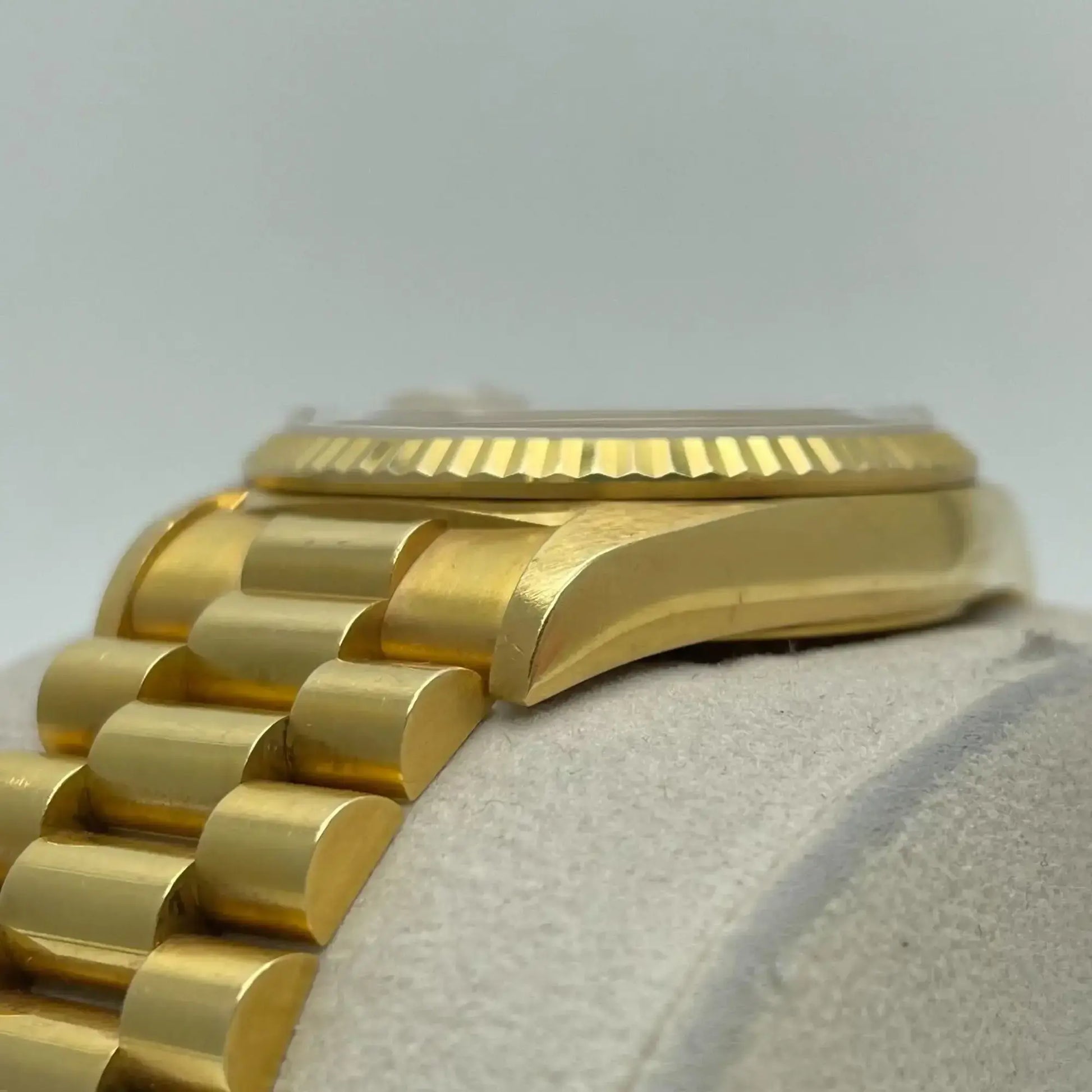 7th image of Rolex Rolex Day-Date 18238 Wristwatch, PreOwned condition