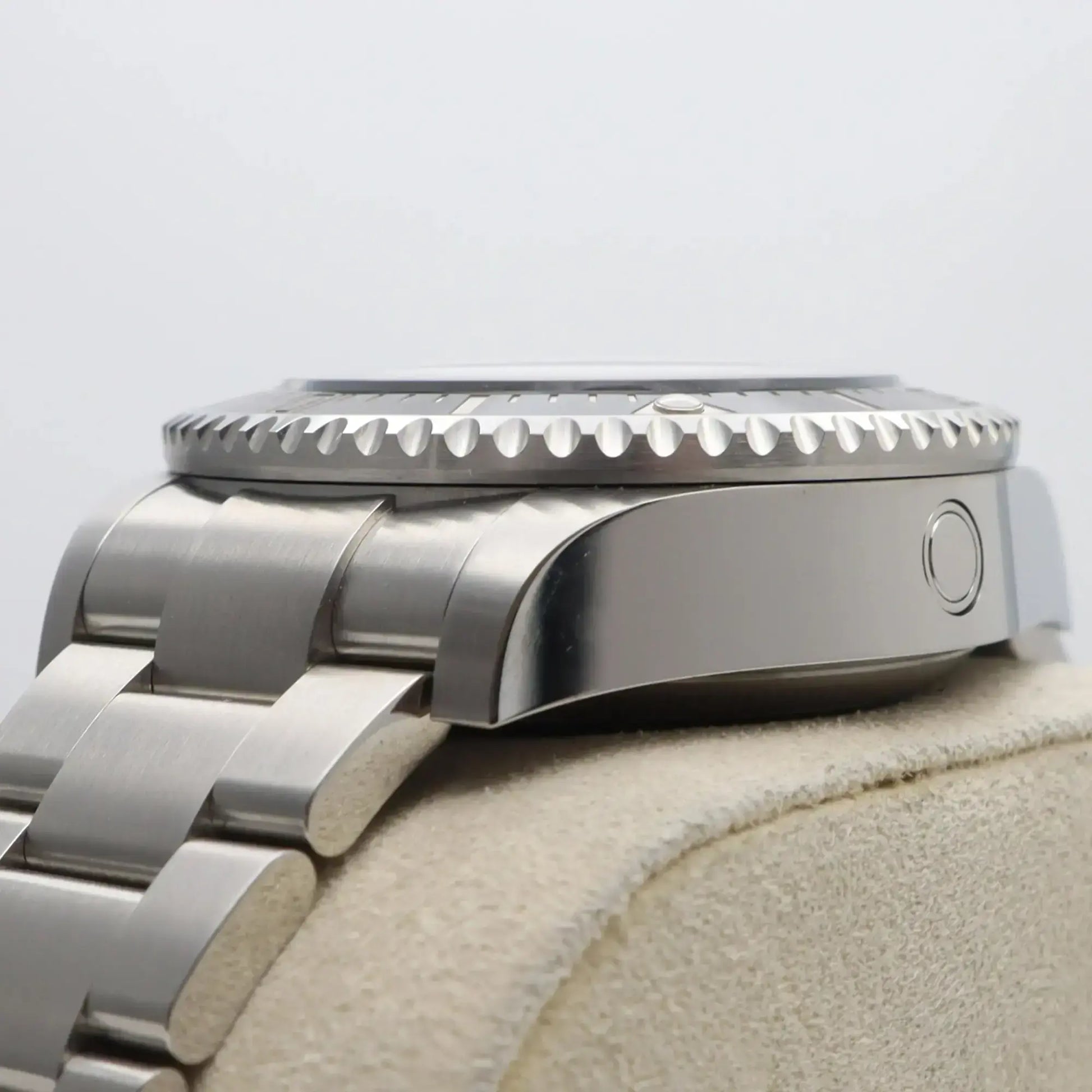 7th image of Rolex Rolex Sea-Dweller 136660 Wristwatch, PreOwned condition