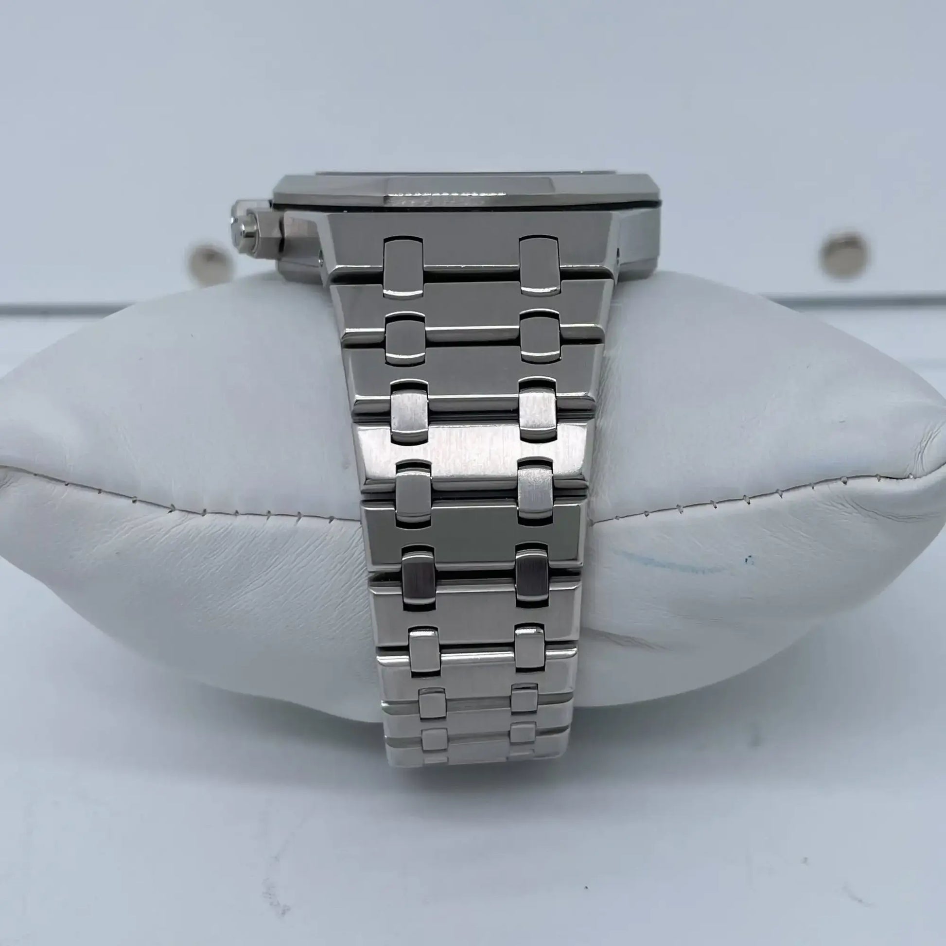 8th image of Audemars Piguet 26320ST.OO.1220ST.02 Wristwatch, PreOwned condition
