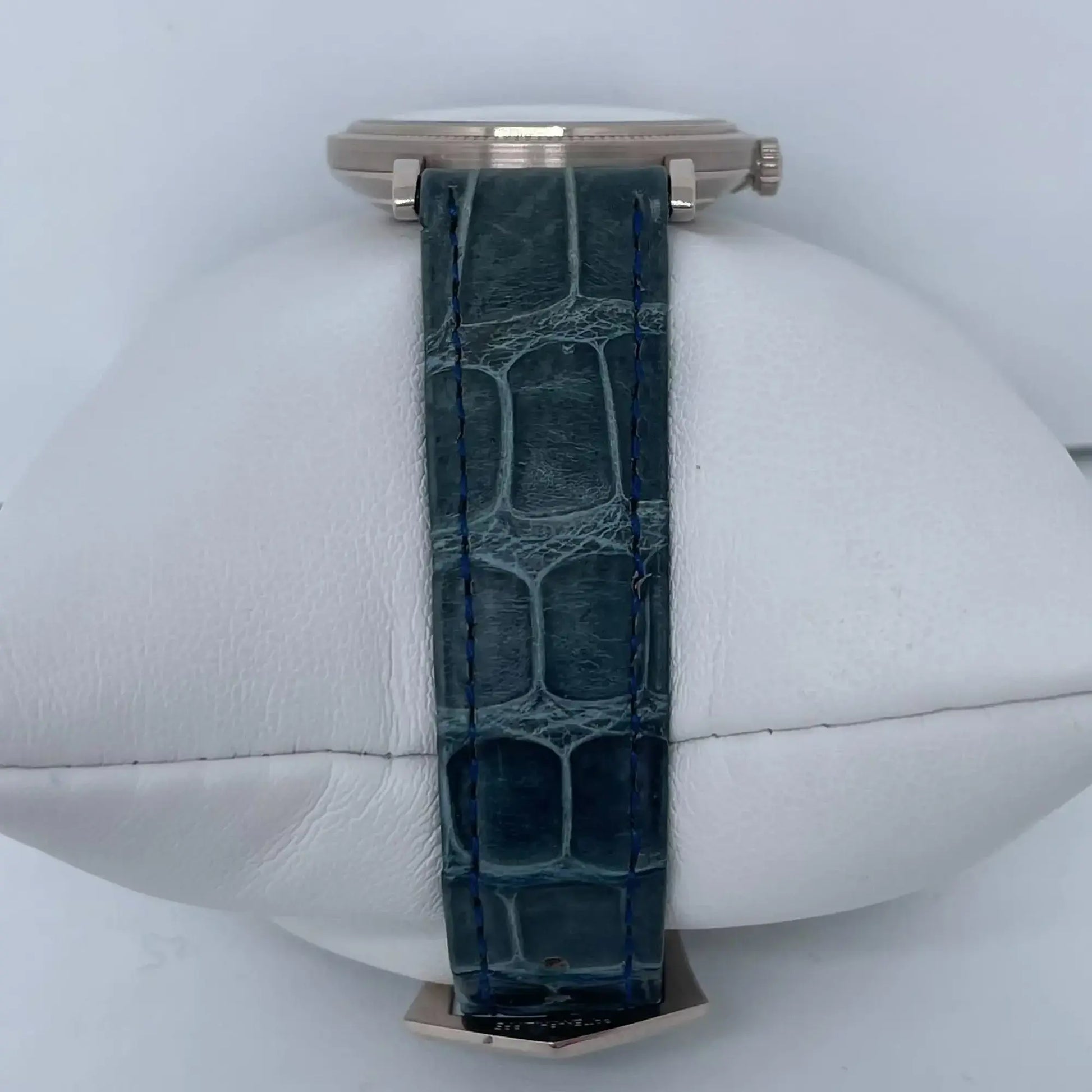 8th image of Patek Philippe  Patek Philippe Calatrava Wristwatch, PreOwned condition