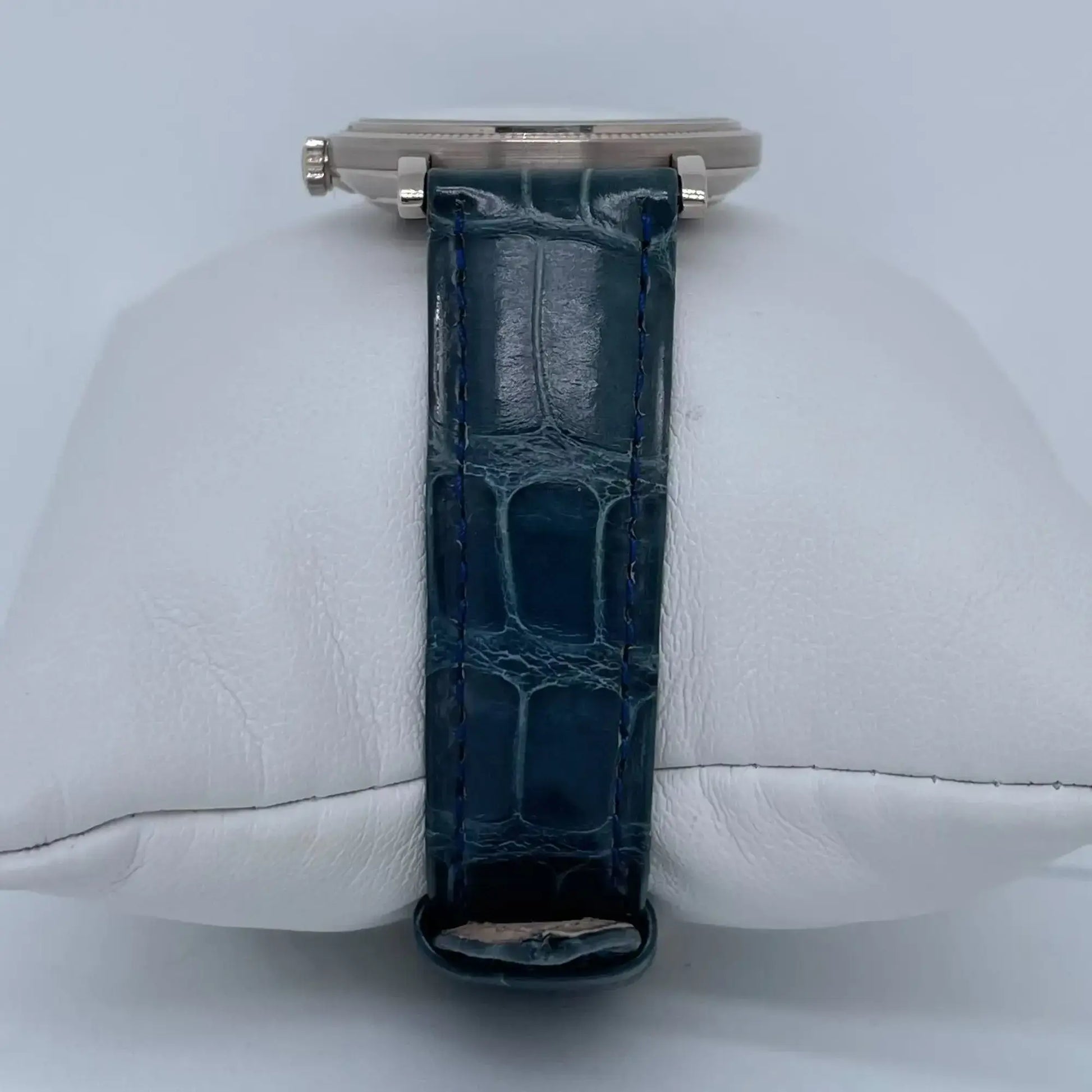 9th image of Patek Philippe  Patek Philippe Calatrava Wristwatch, PreOwned condition