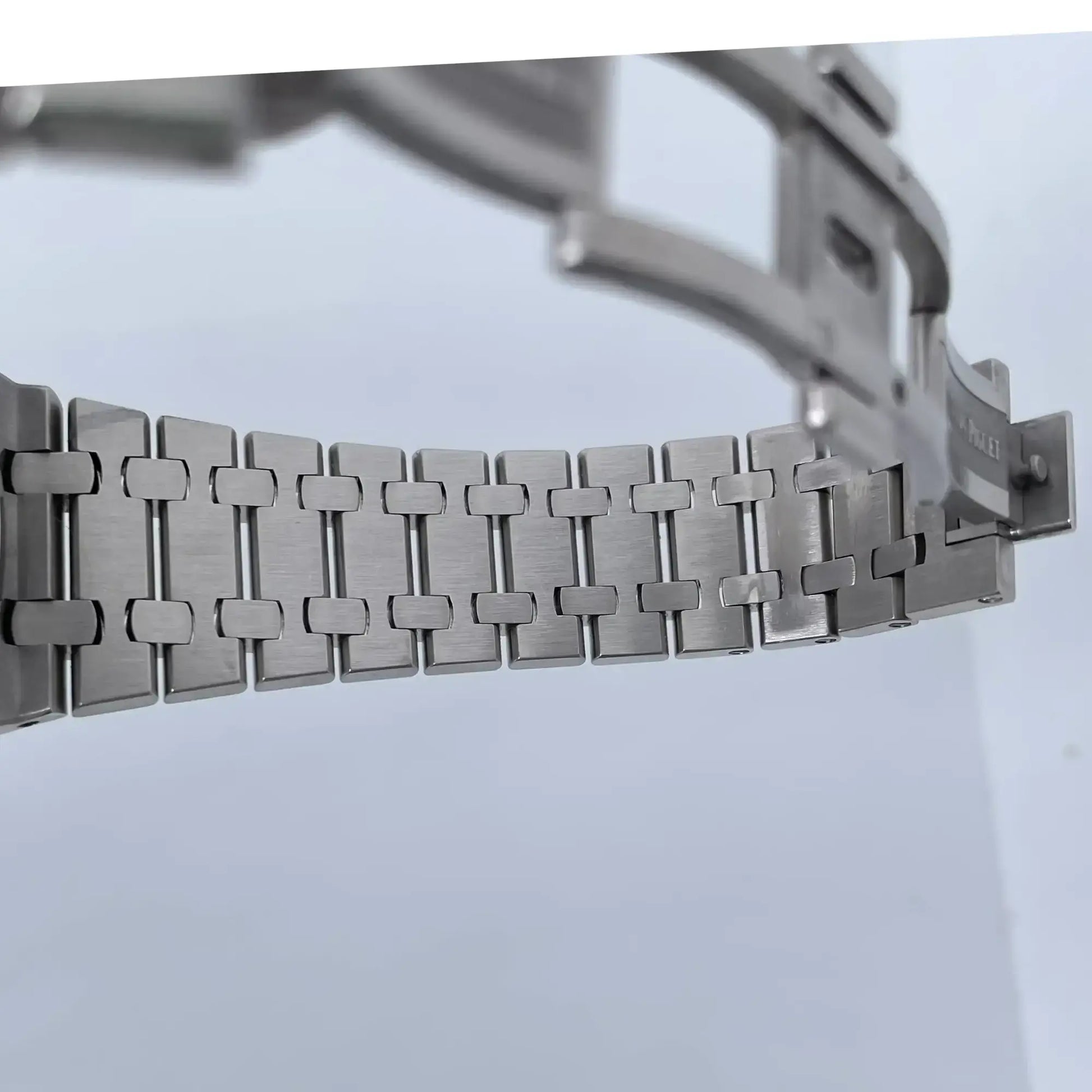 9th image of Audemars Piguet 26320ST.OO.1220ST.02 Wristwatch, PreOwned condition