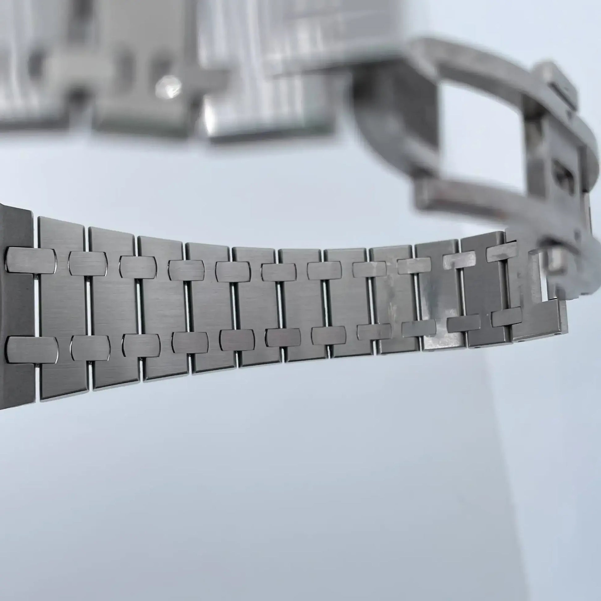 10th image of Audemars Piguet Audemars Piguet Royal Oak Wristwatch, PreOwned condition